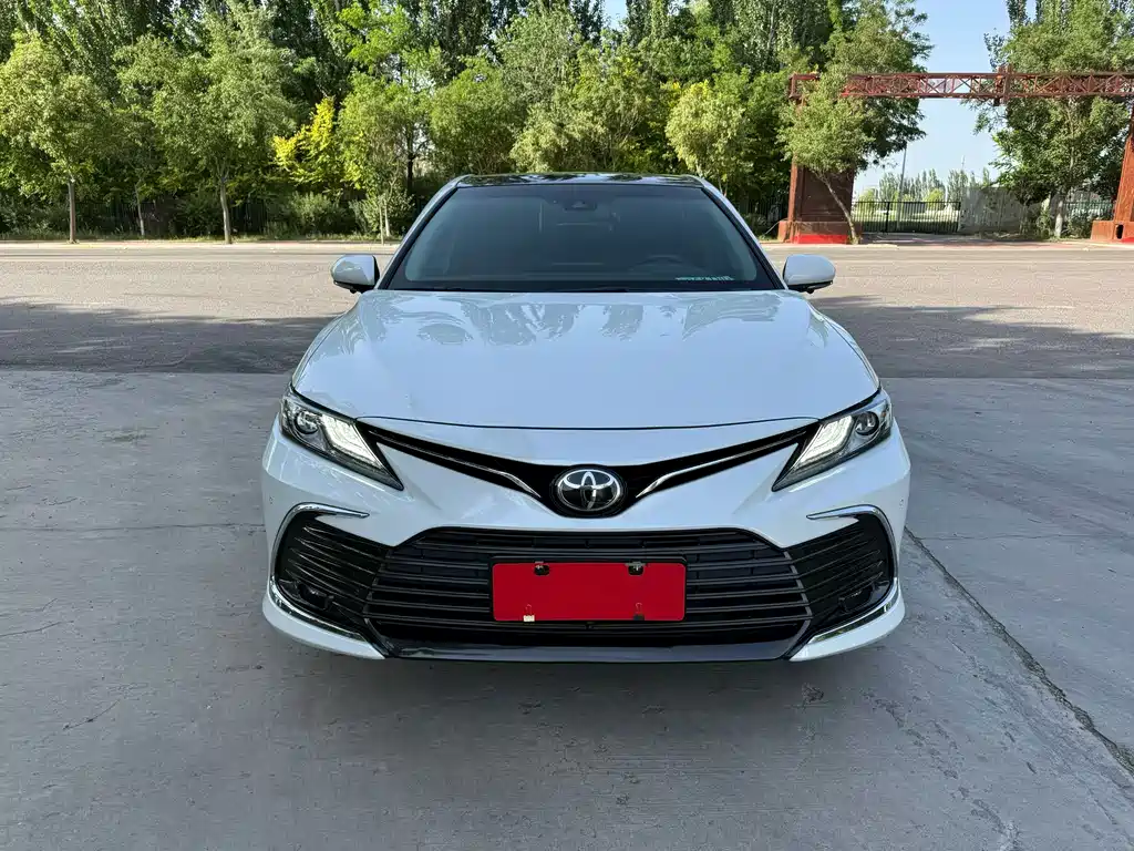 Toyota Camry — миниатюра 2
