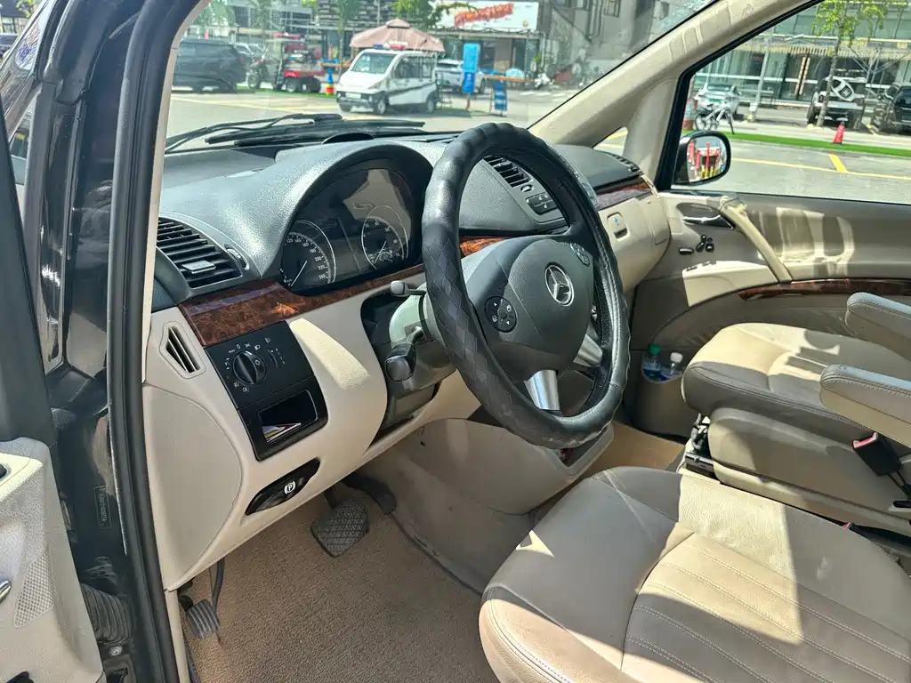 Mercedes-Benz Viano 2010 2.5L Luxury