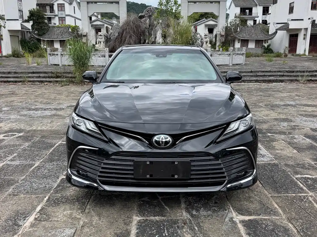 Toyota Camry — миниатюра 2