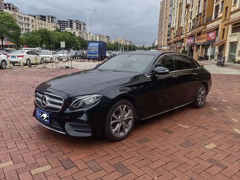 Mercedes-Benz E-Class — миниатюра 3