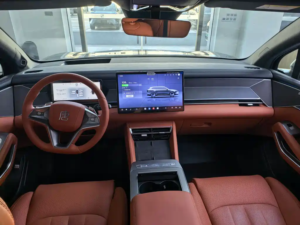 BYD Tang L L 2025 DM 175KM