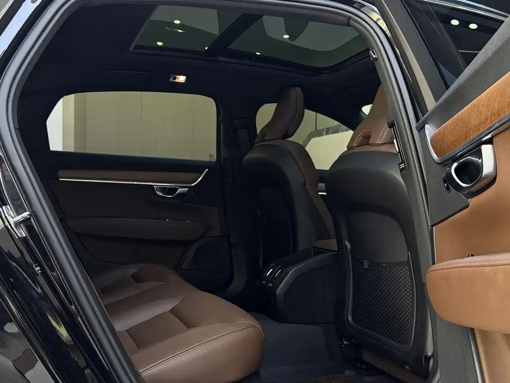 Volvo S90 — миниатюра 22
