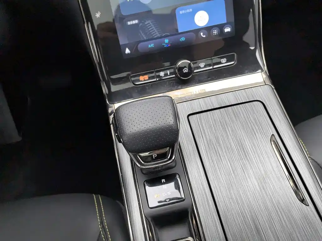 Roewe RX5 — миниатюра 13