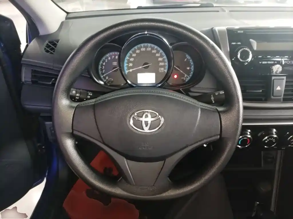 Toyota Yaris L — миниатюра 11
