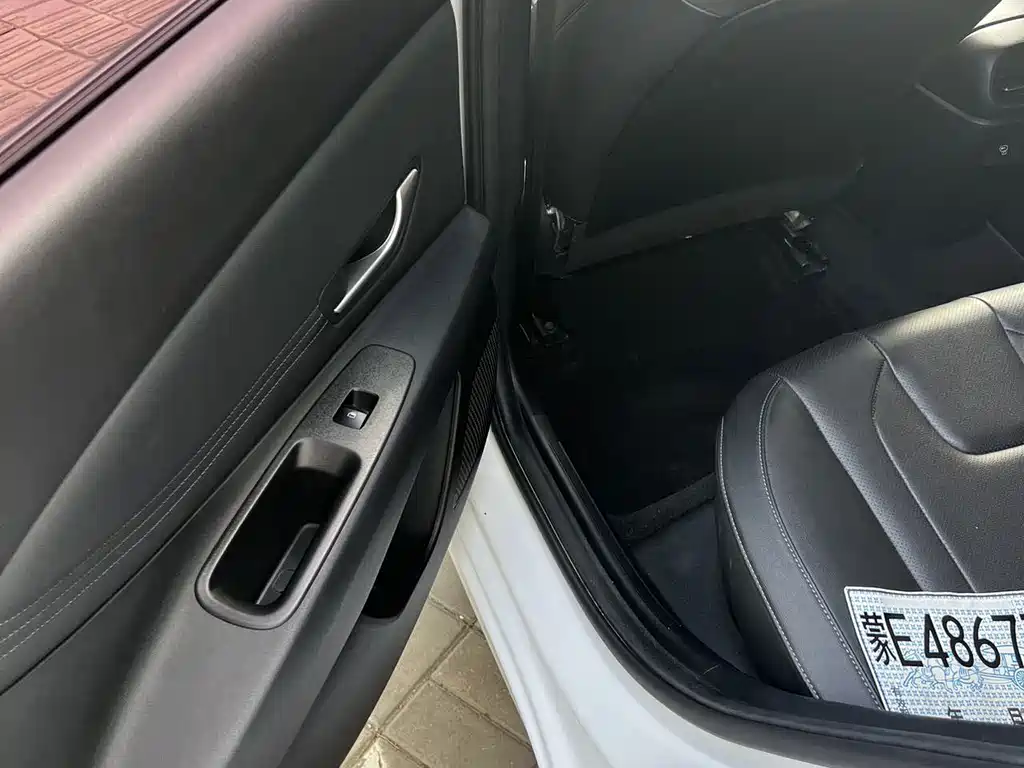 Hyundai Elantra — миниатюра 10