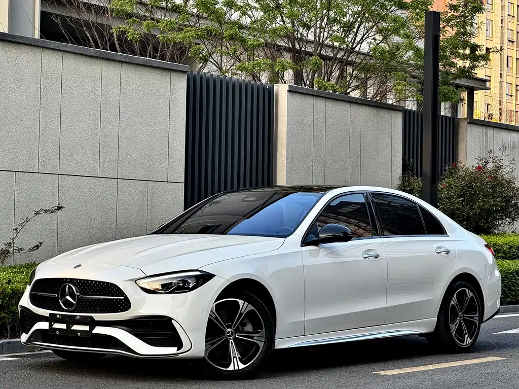 2021 Mercedes-Benz C-klasse - zdjęcie 1 z 14