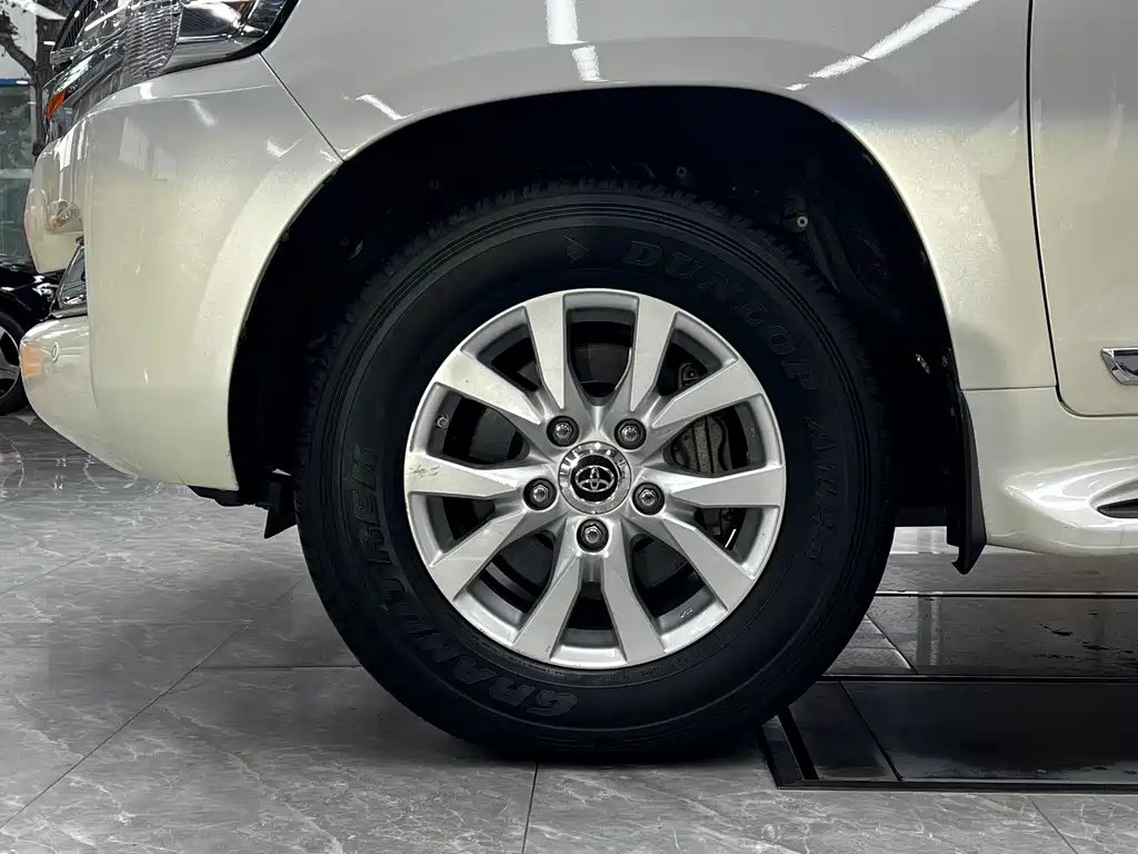 Toyota Land Cruiser — миниатюра 8