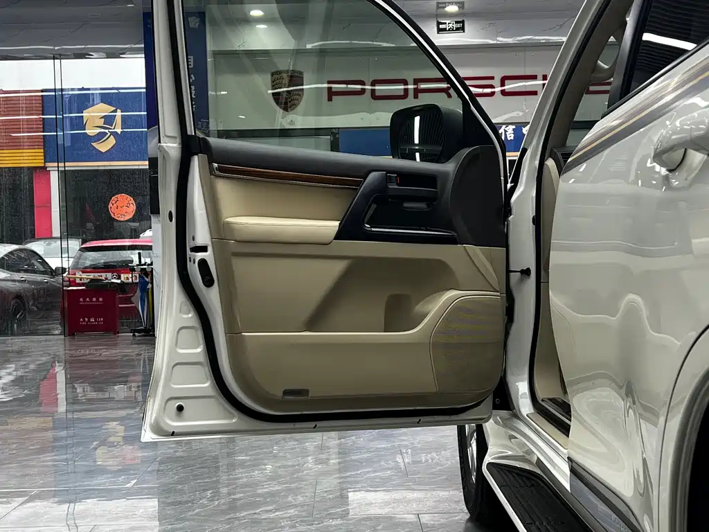 Toyota Land Cruiser — миниатюра 11