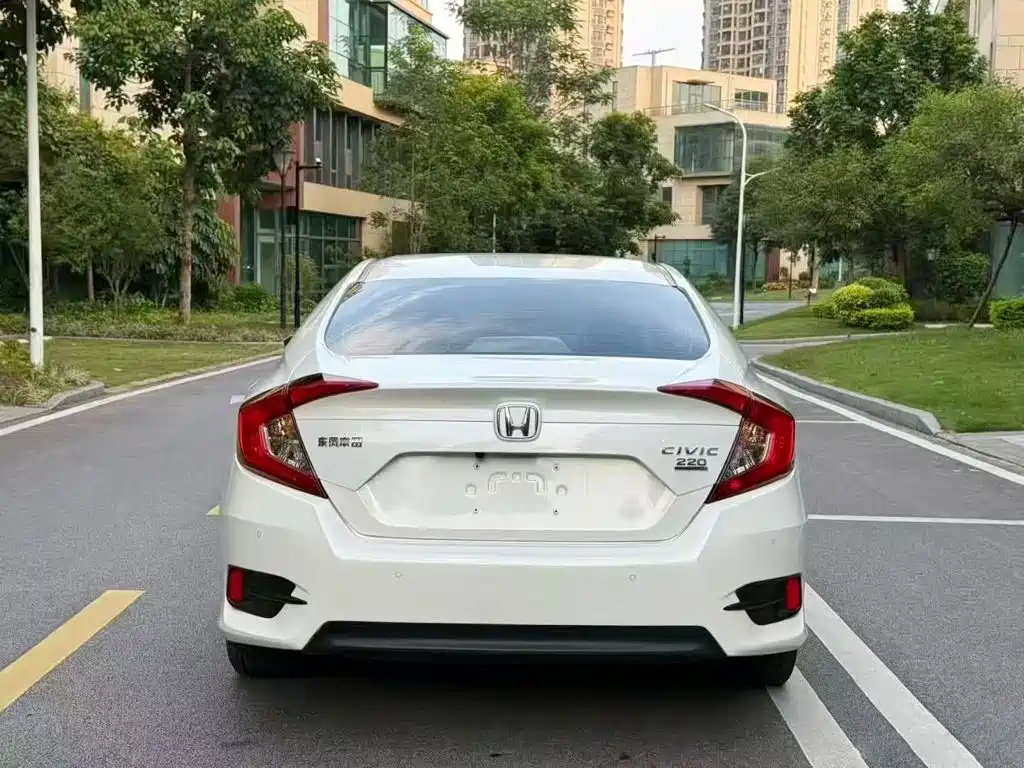 Honda Civic — миниатюра 8