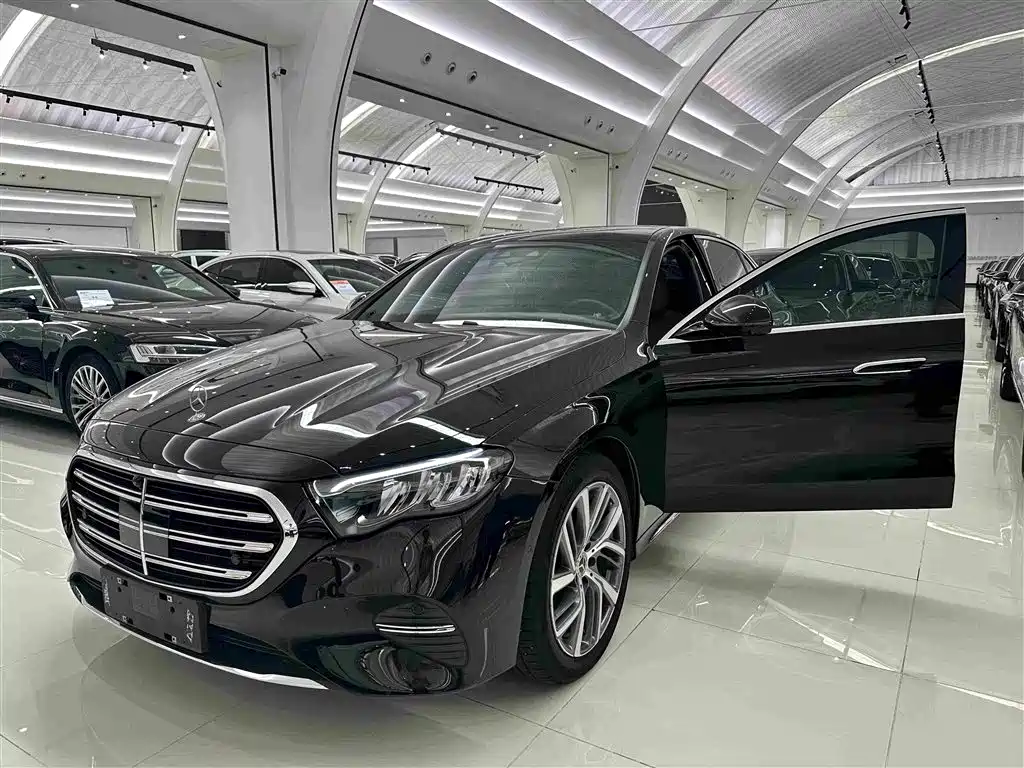 Mercedes-Benz E-Class — миниатюра 5