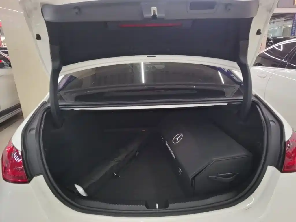 Mercedes-Benz C-Class — миниатюра 19