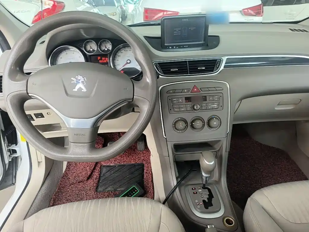Peugeot 308 — миниатюра 10