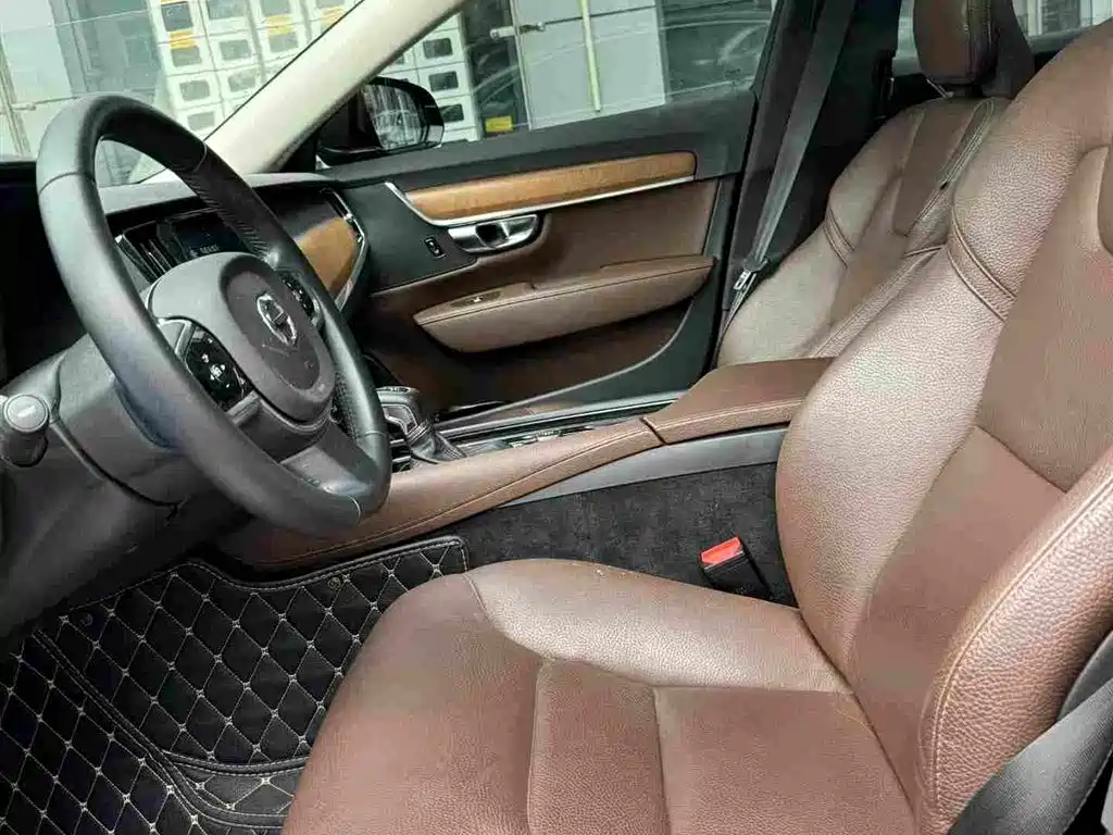 Volvo S90 — миниатюра 9