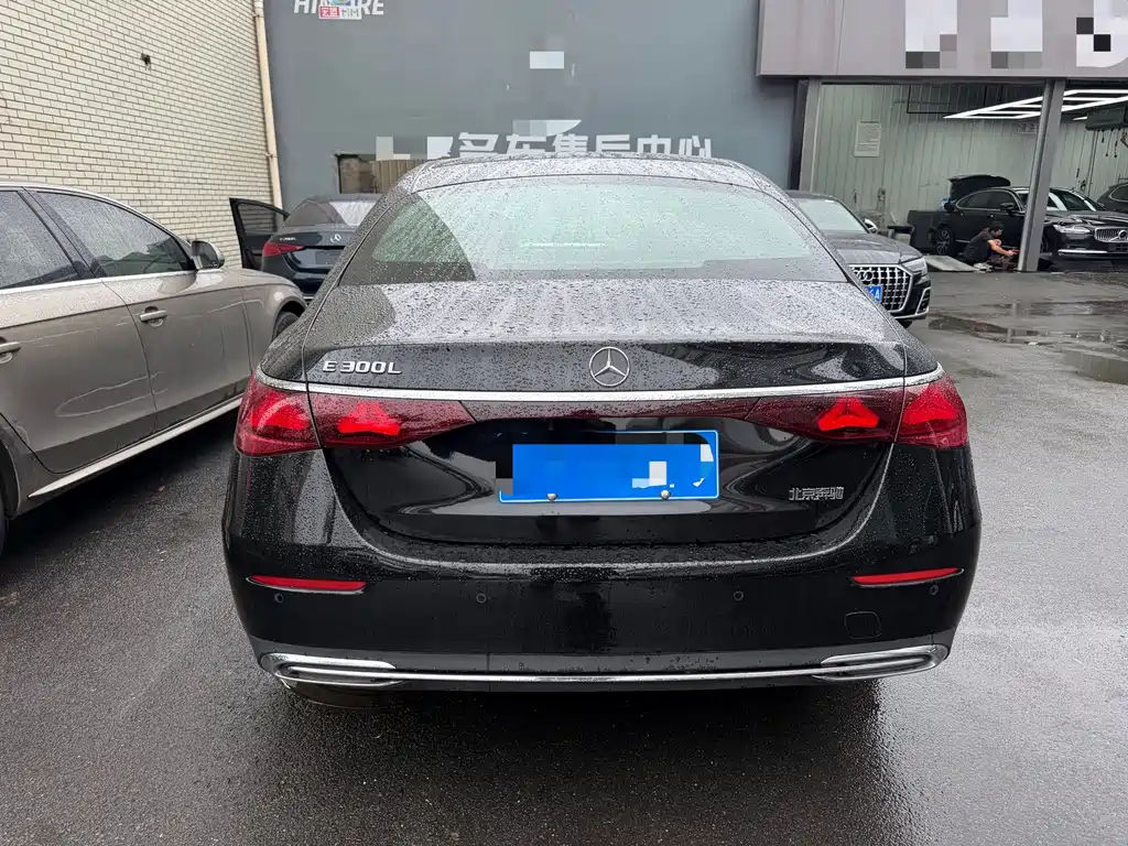 Mercedes-Benz E-Class — миниатюра 8