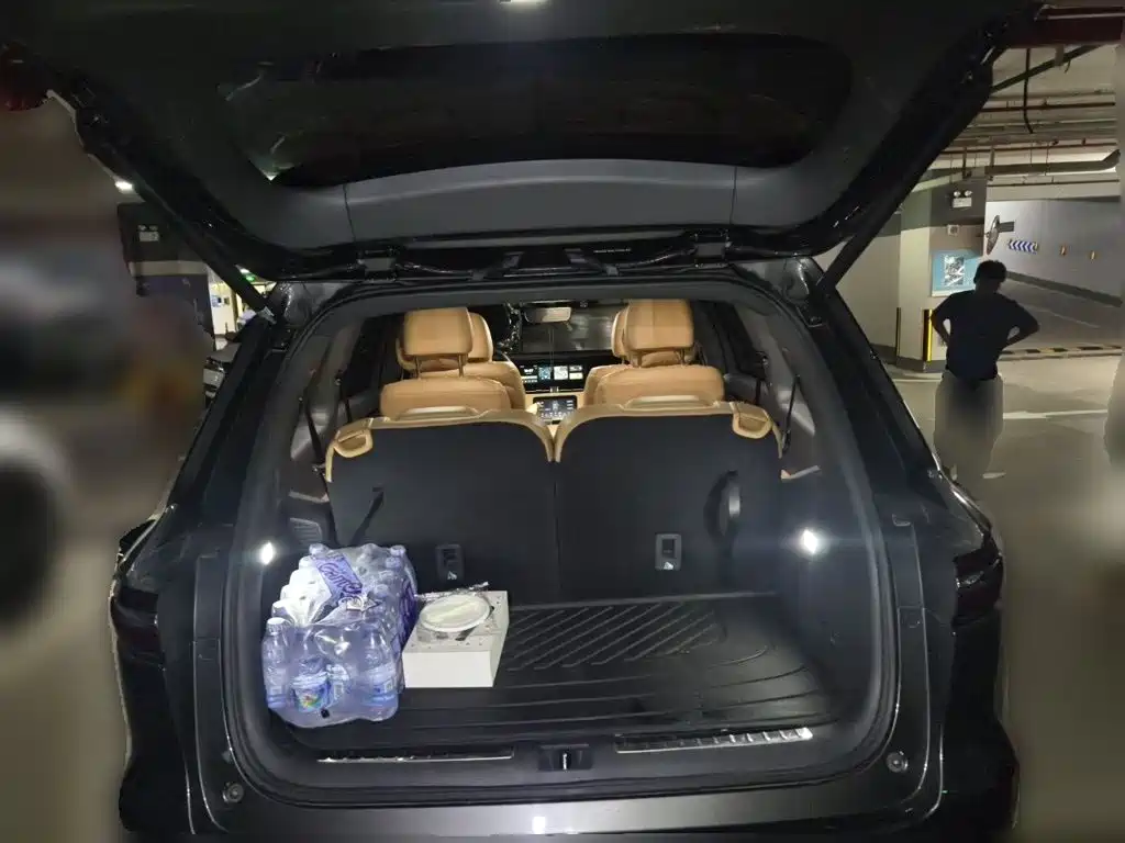 Li Auto Li ONE — миниатюра 20