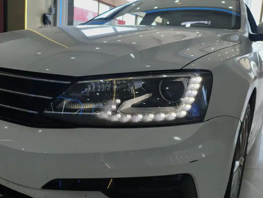 Volkswagen Sagitar — миниатюра 5