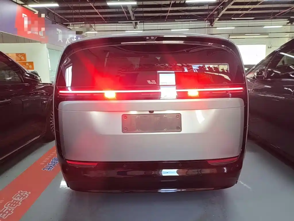 Li Auto Li MEGA — миниатюра 6