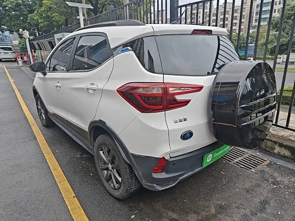 BYD Yuan EV — миниатюра 5
