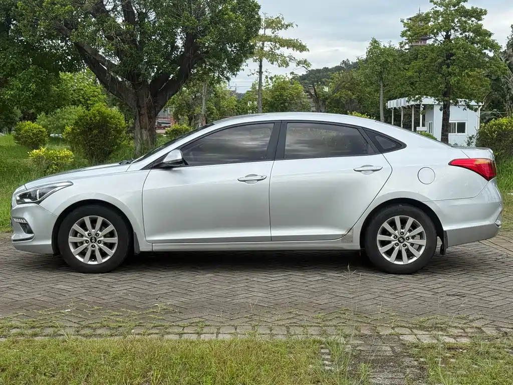 Hyundai Mistra — миниатюра 4