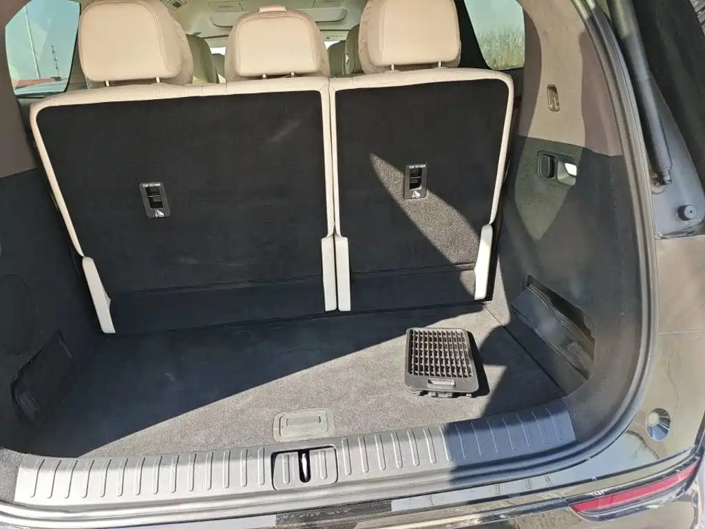 Li Auto Li MEGA — миниатюра 4