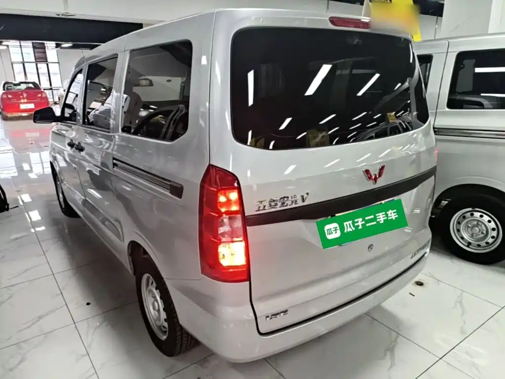 Wuling Hongguang V — миниатюра 5