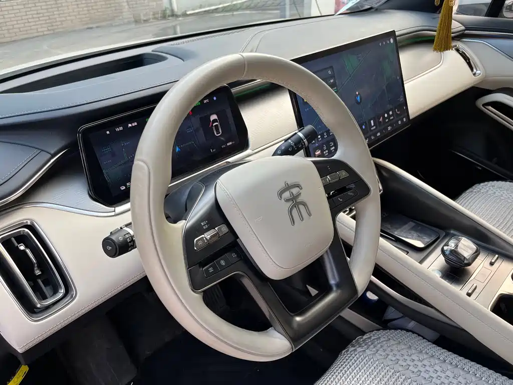 BYD L EV — миниатюра 8