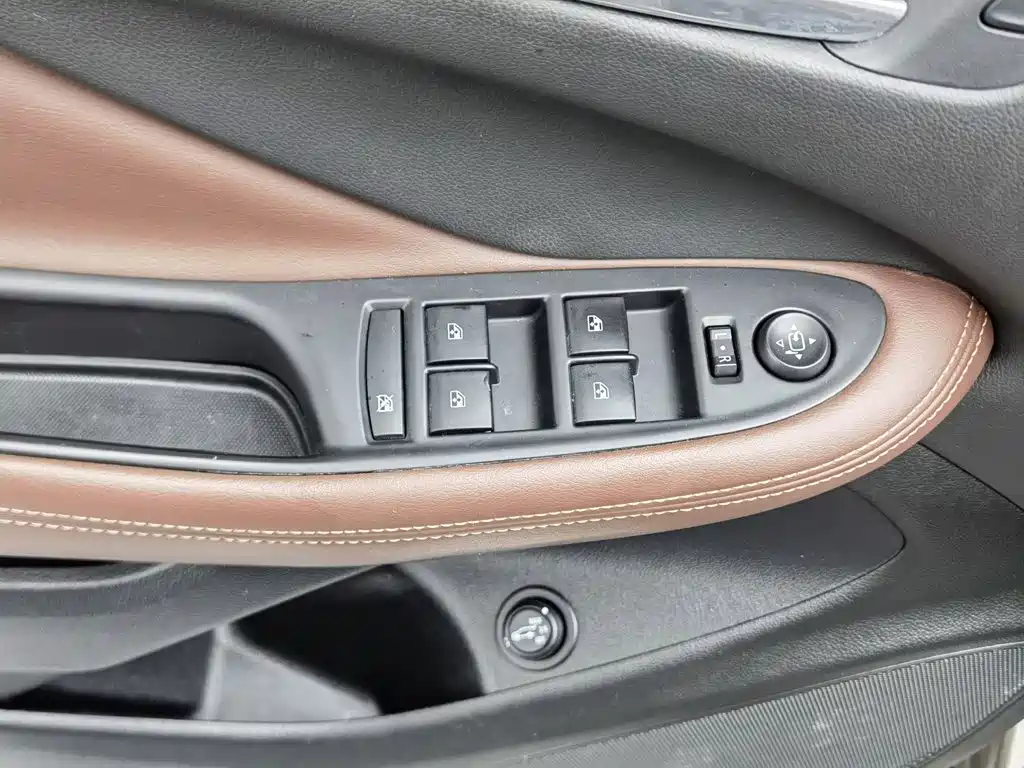 Buick Envision Plus — миниатюра 9