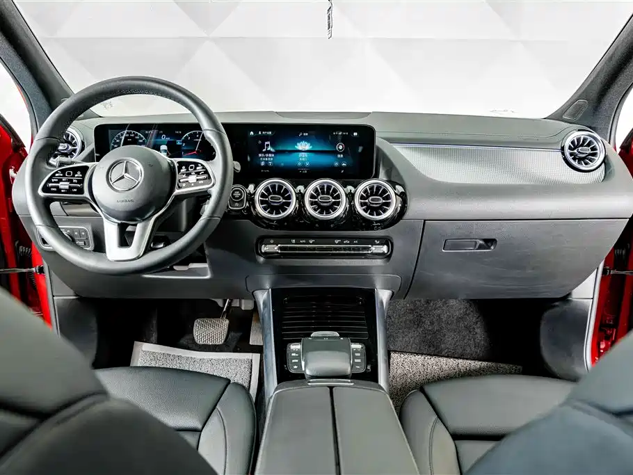 Mercedes-Benz GLA — миниатюра 12