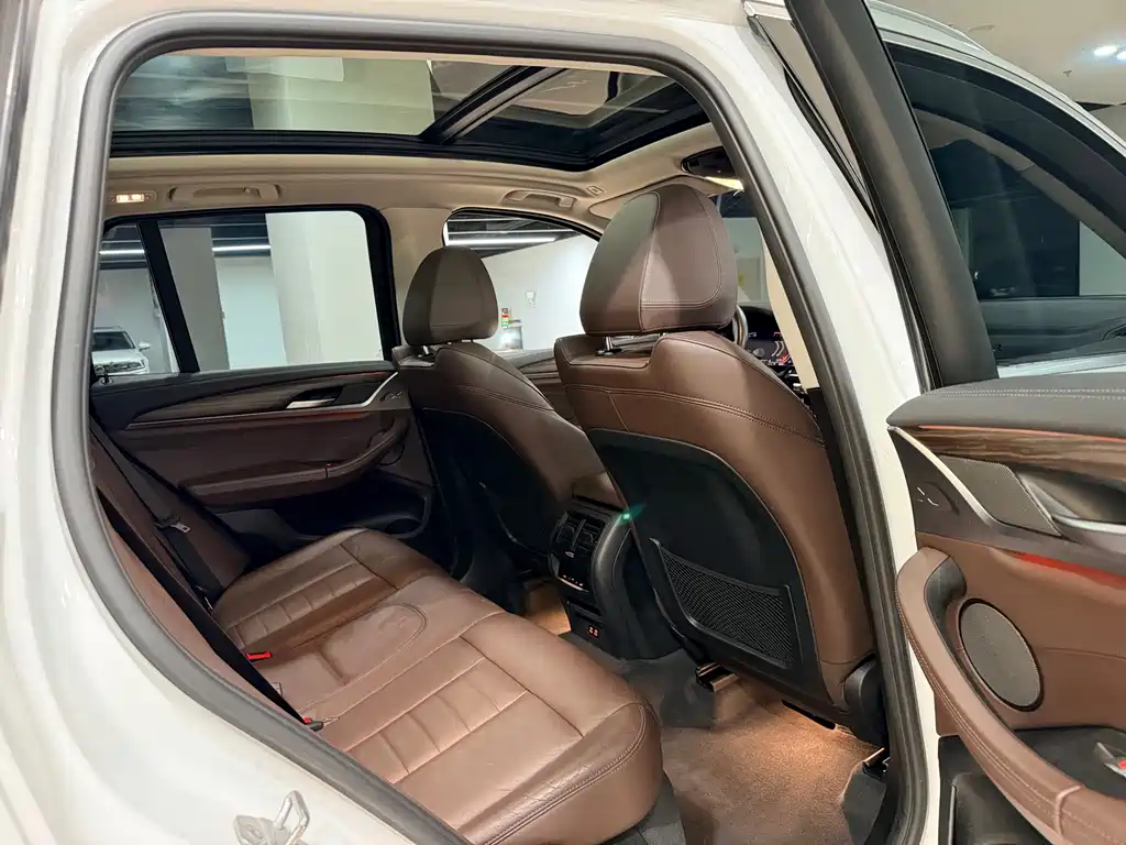 BMW X3 — миниатюра 9