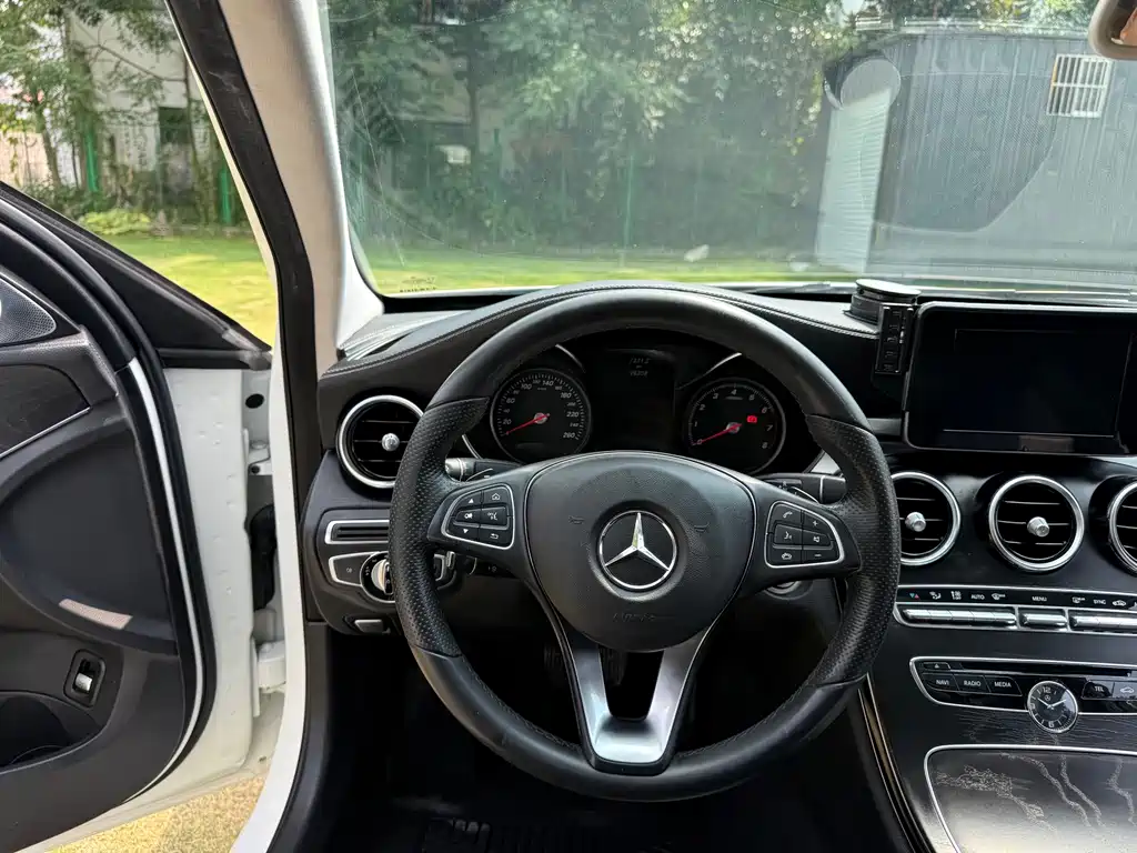 Mercedes-Benz C-Class — миниатюра 10