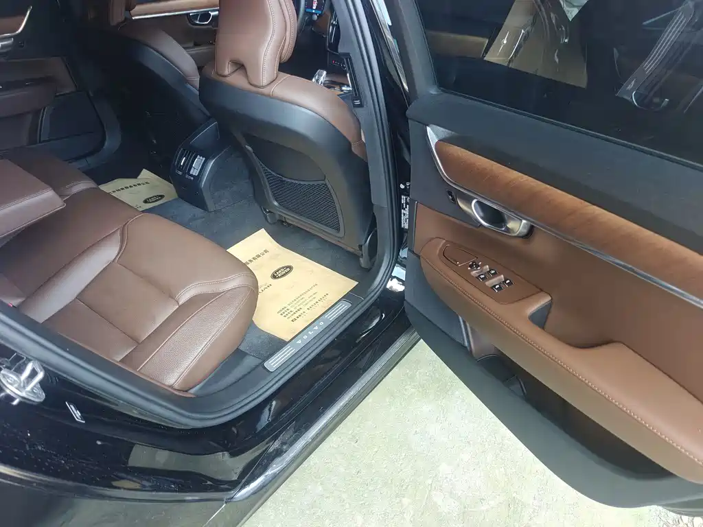 Volvo S90 — миниатюра 8