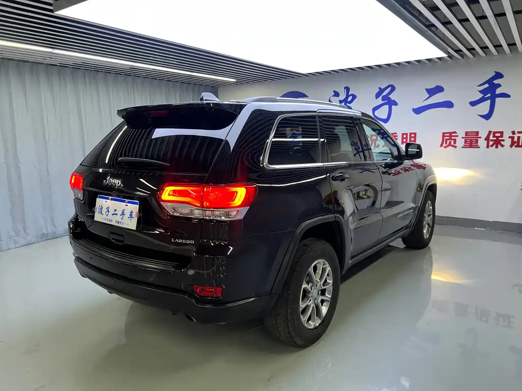 Jeep Grand Cherokee (Import) — миниатюра 16
