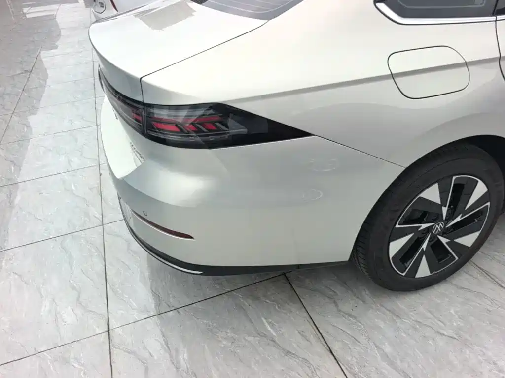 Volkswagen Sagitar — миниатюра 7