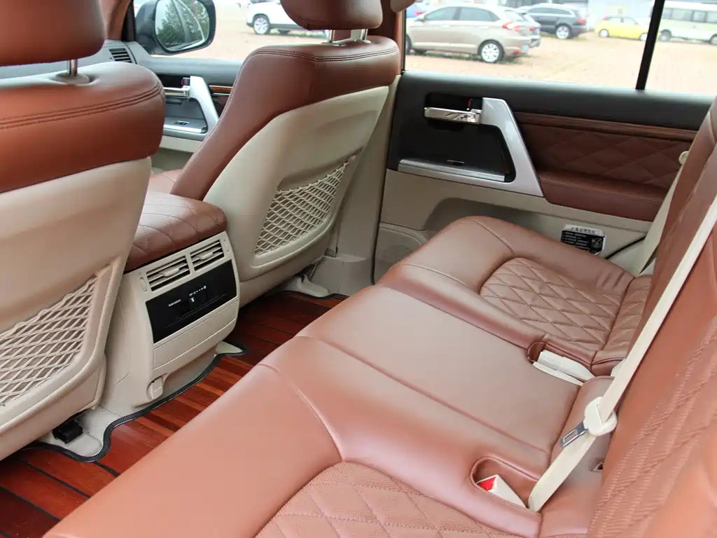 Toyota Land Cruiser — миниатюра 12