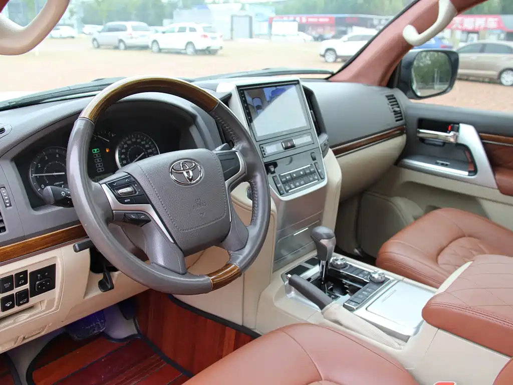 Toyota Land Cruiser — миниатюра 10