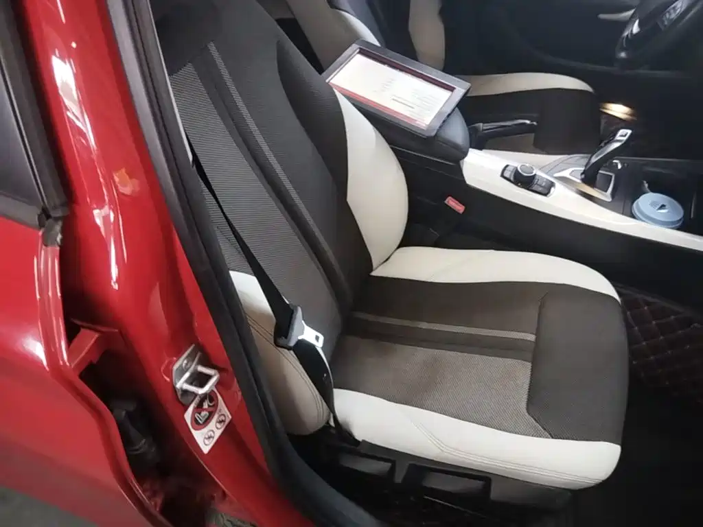 BMW 1 Series (Import) — миниатюра 25