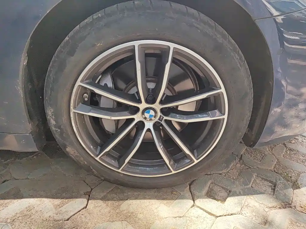 BMW 5 Series New Energy — миниатюра 26