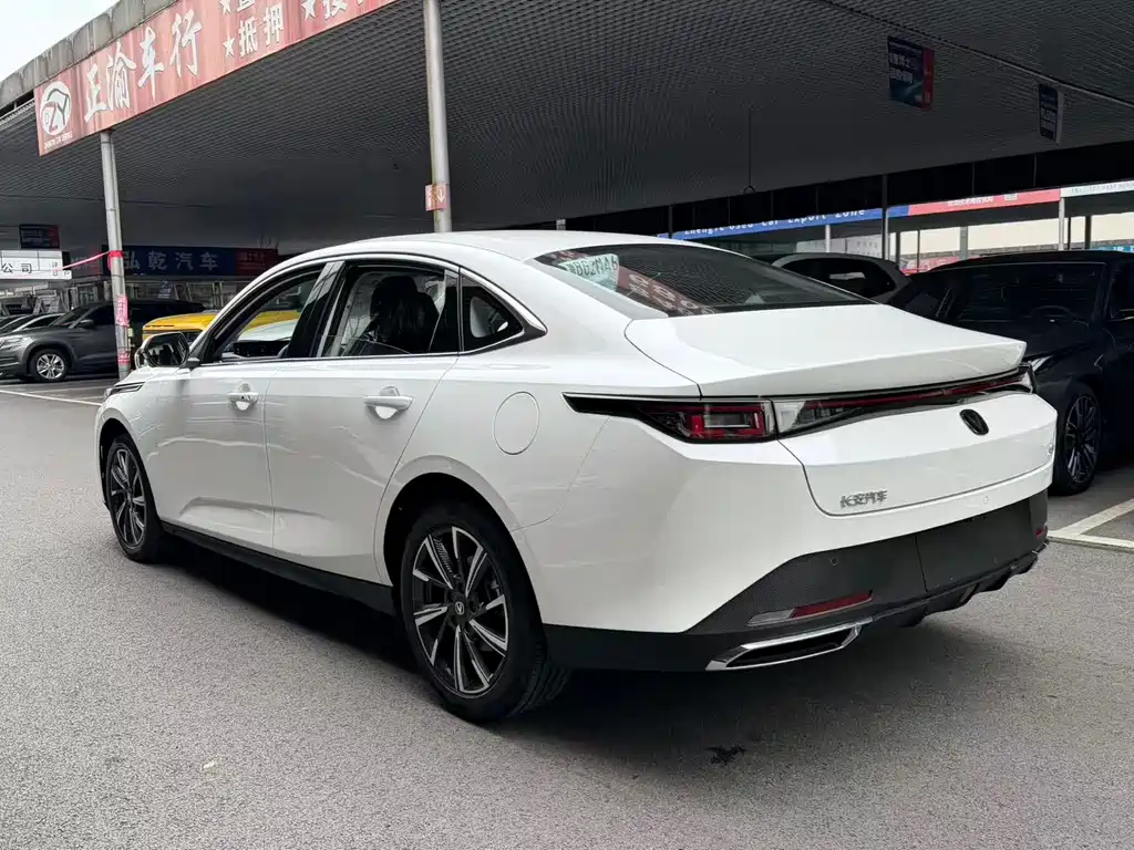 Changan Eado — миниатюра 8