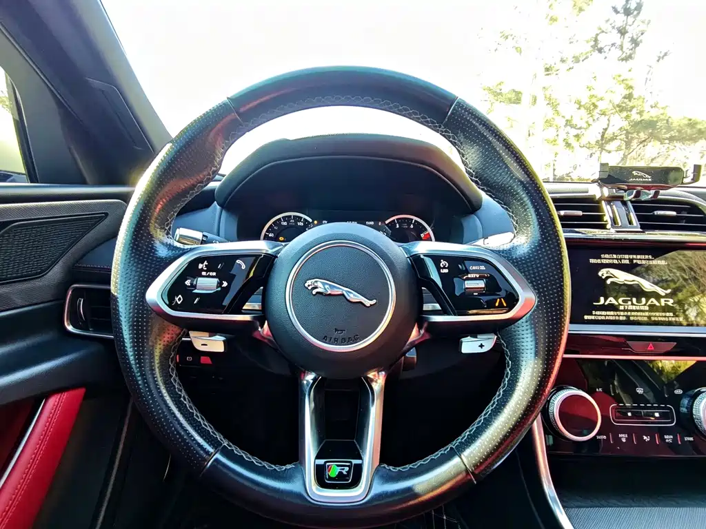 Jaguar XEL — миниатюра 6