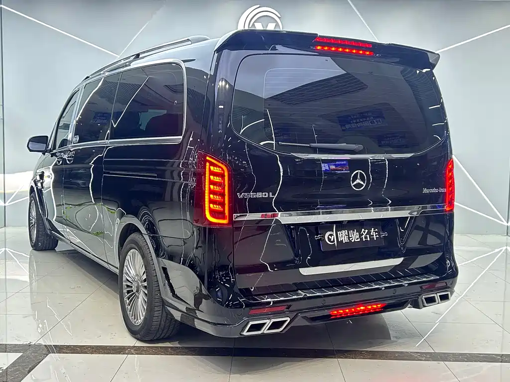 Mercedes-Benz Vito 2023 2.0T 7 мест