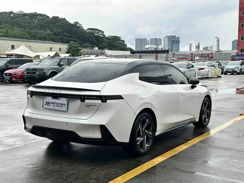 Lynk & Co 07 EM-P — миниатюра 6