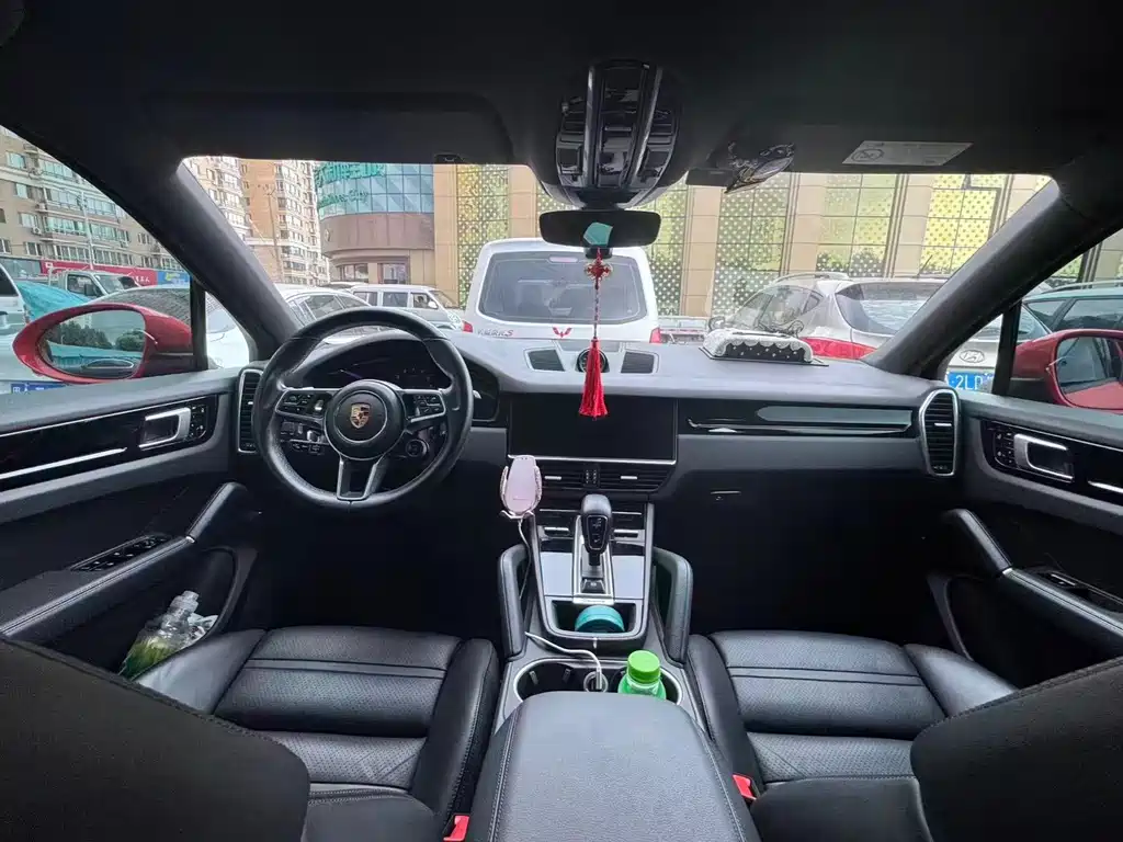 Porsche Cayenne — миниатюра 5