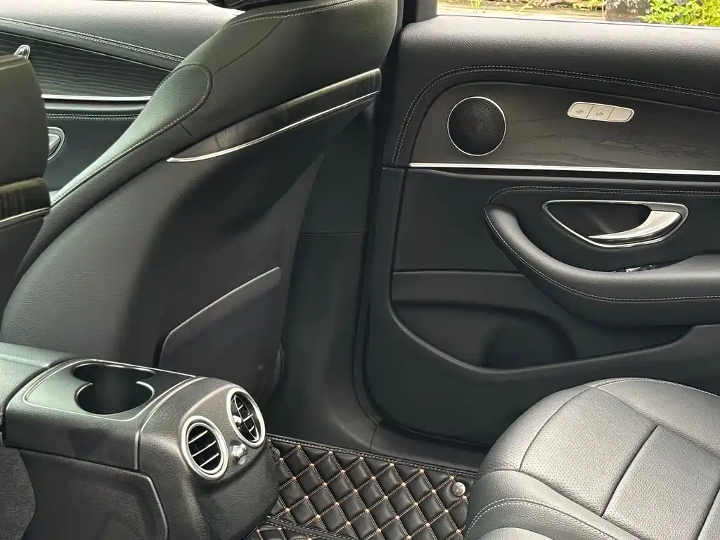 Mercedes-Benz E-Class — миниатюра 12