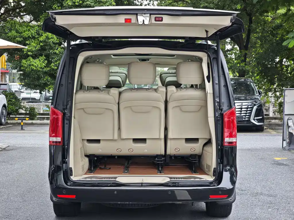 Mercedes-Benz V-Class — миниатюра 7