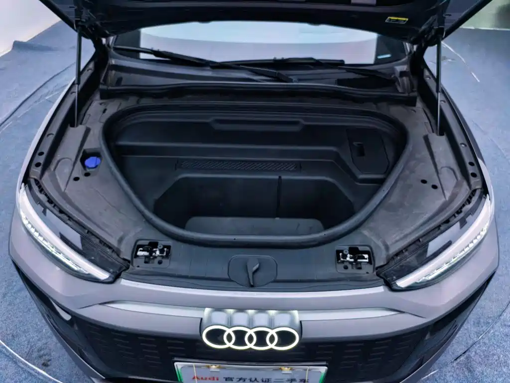 Audi Q6L e-tron — миниатюра 16