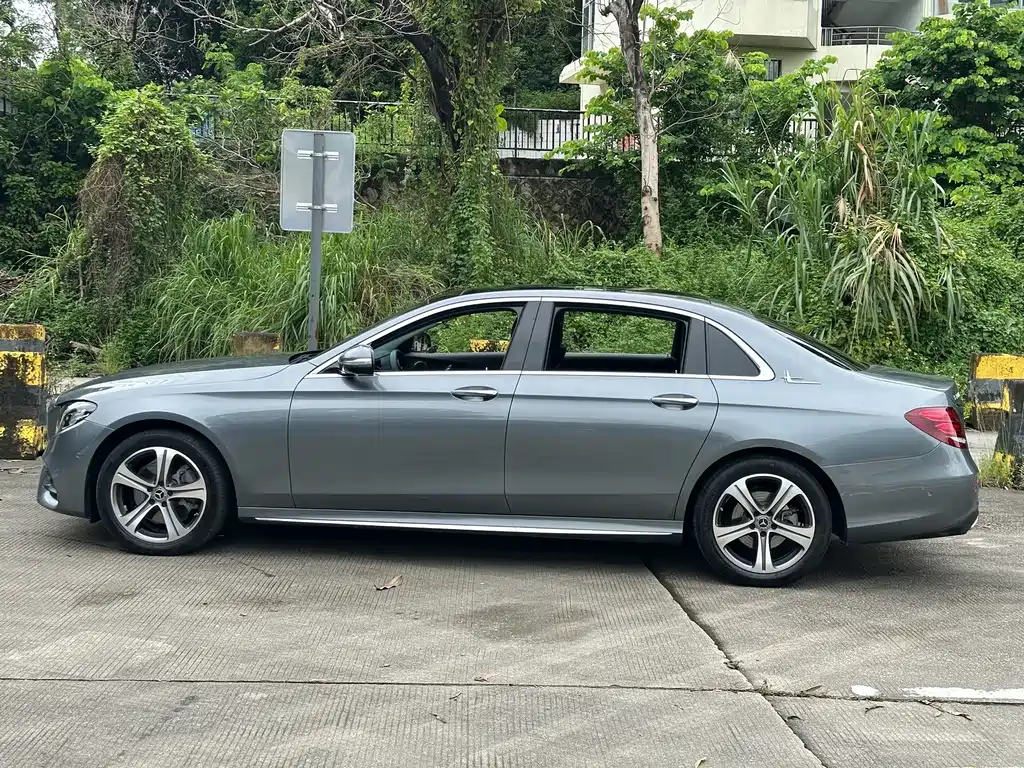 Mercedes-Benz E-Class — миниатюра 14