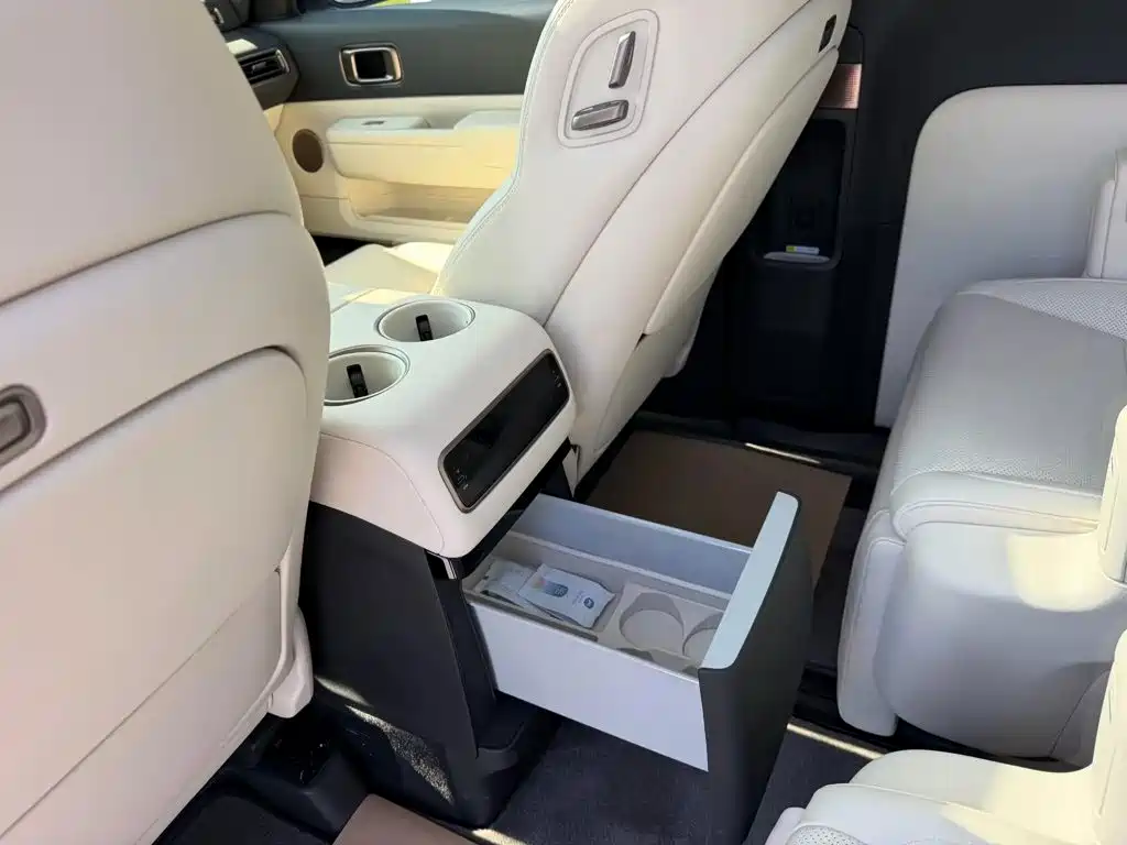 Li Auto Li MEGA — миниатюра 4