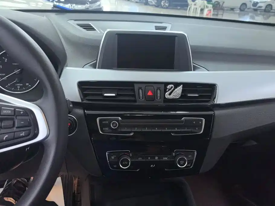 BMW X1 — миниатюра 13