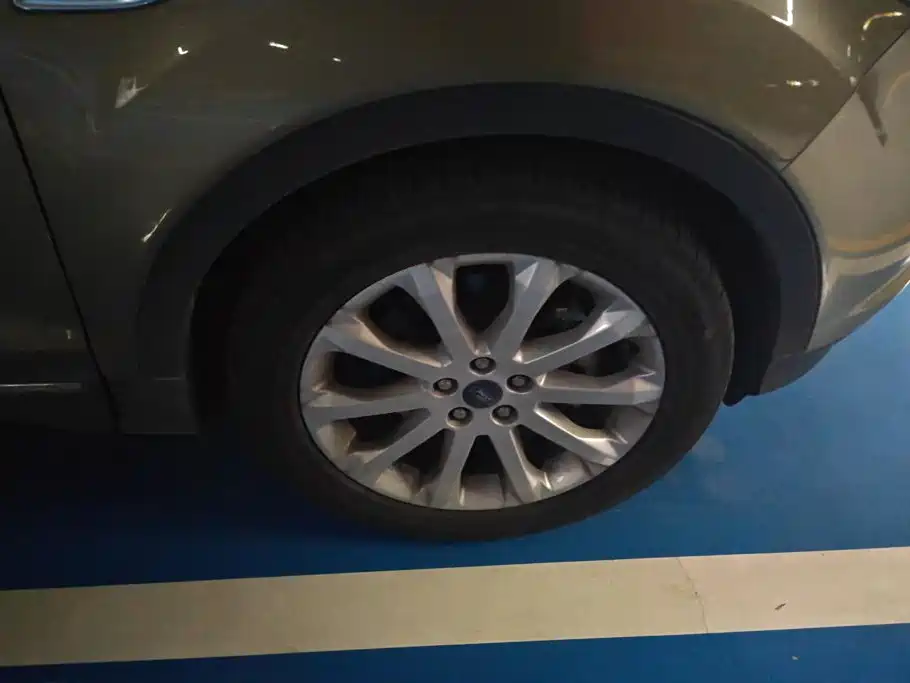 Ford Kuga — миниатюра 6