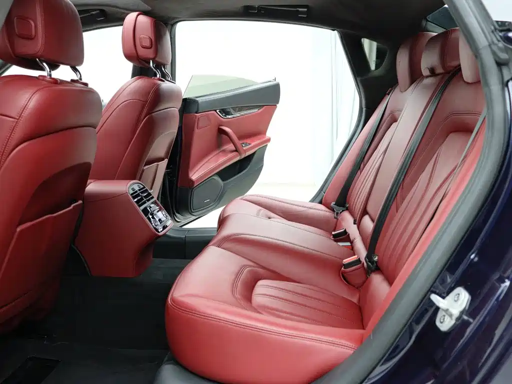 Maserati Quattroporte — миниатюра 7